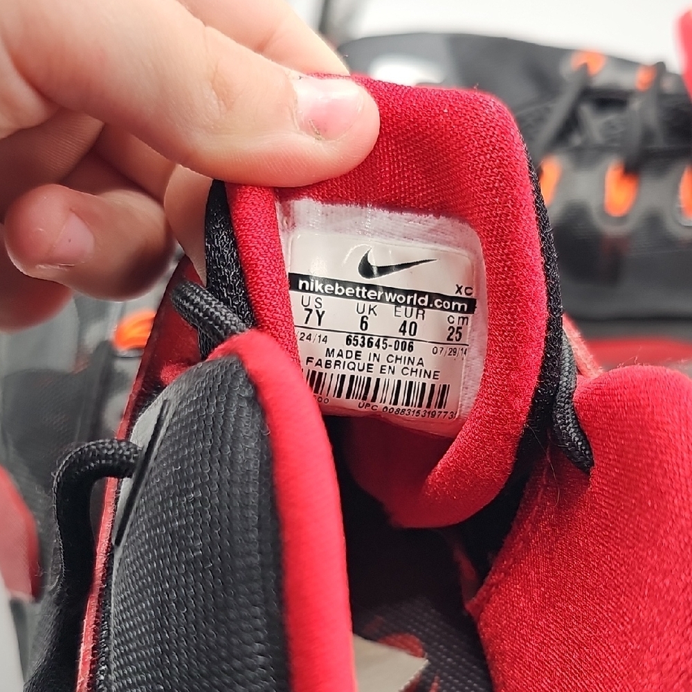G Nike Lebron Zoom Soldier VIII 8 Black and Red Sz. 7 Y (Big Boy) 653645-006 - Picture 9 of 12